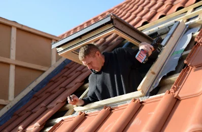 Pose de fenêtres de toit Velux à Néville